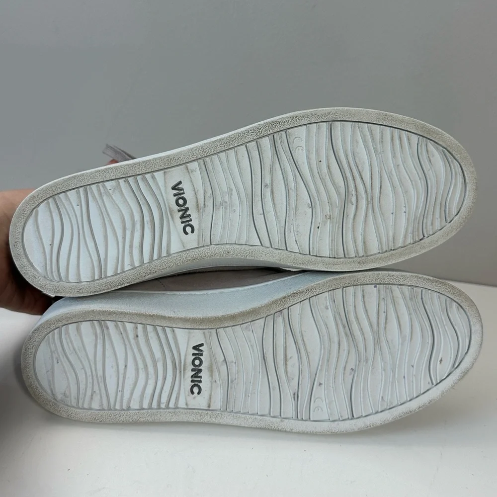 Vionic Jenning Light Gray Suede High‎ Top Athletic Shoe Sneaker Women's Size 8